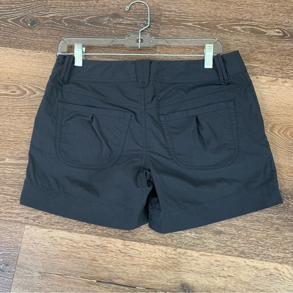 Arcteryx Womens black nylon 2 button 4” shorts 4 - Picture 4 of 6